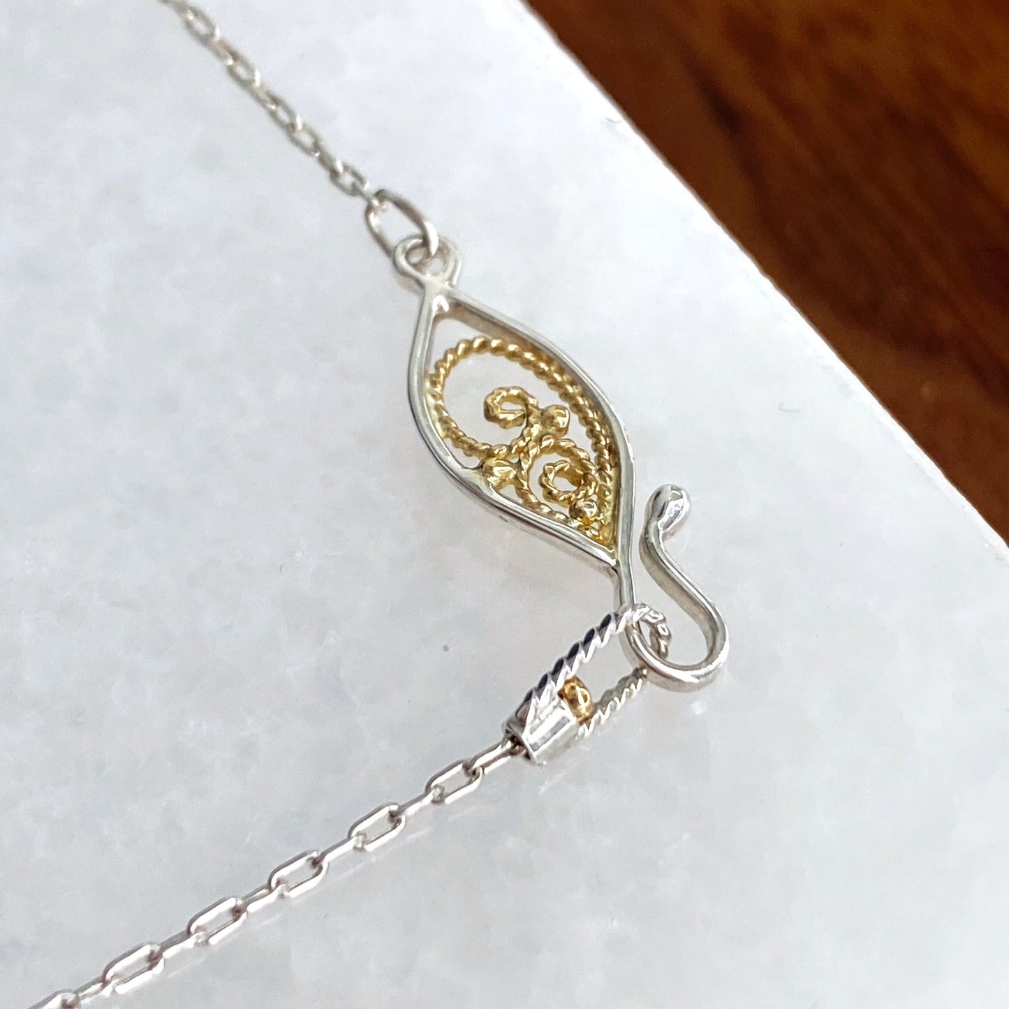 Leaf Clasp Silver Filigree Necklace