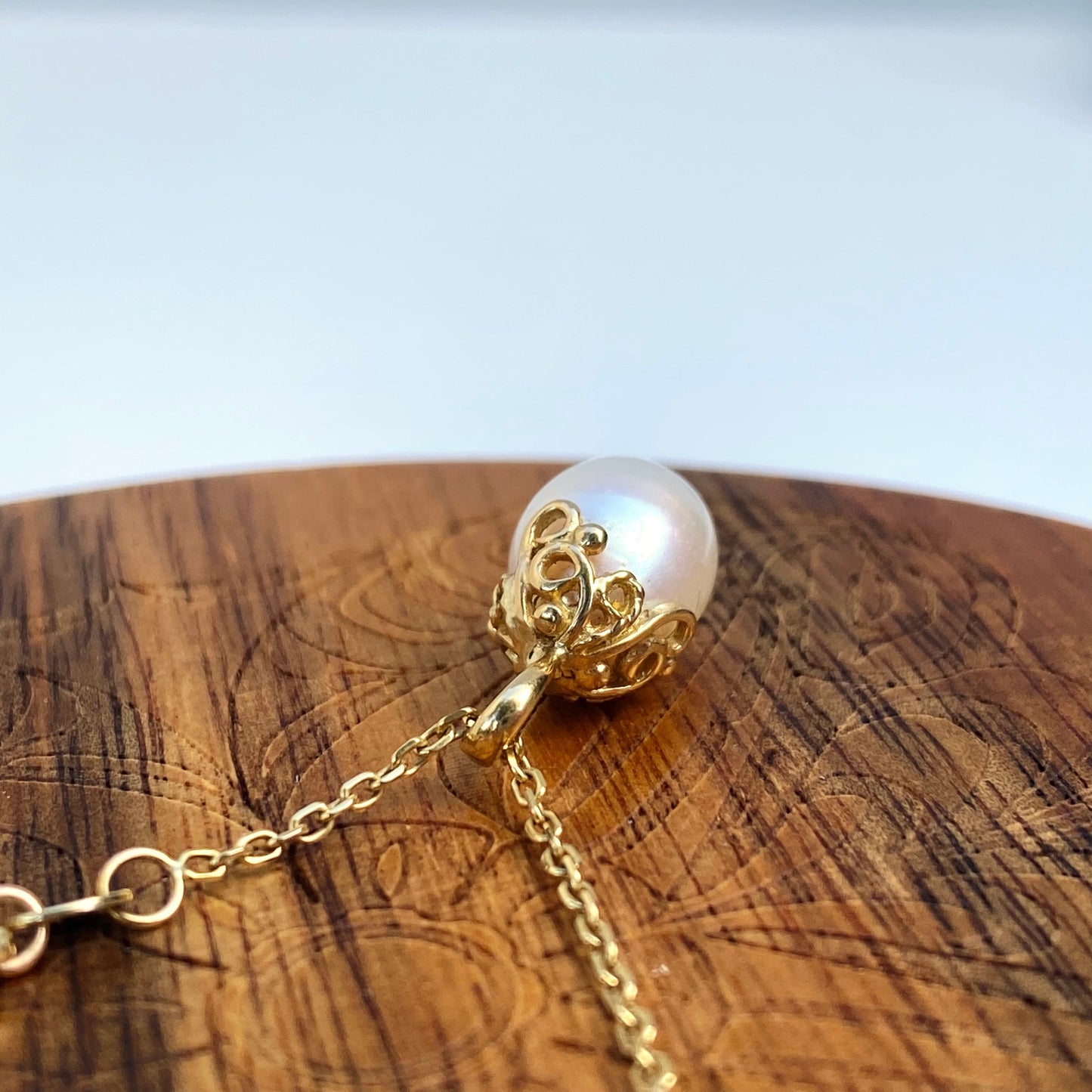 Filigree Pearl Teardrop Pendant 18k Gold
