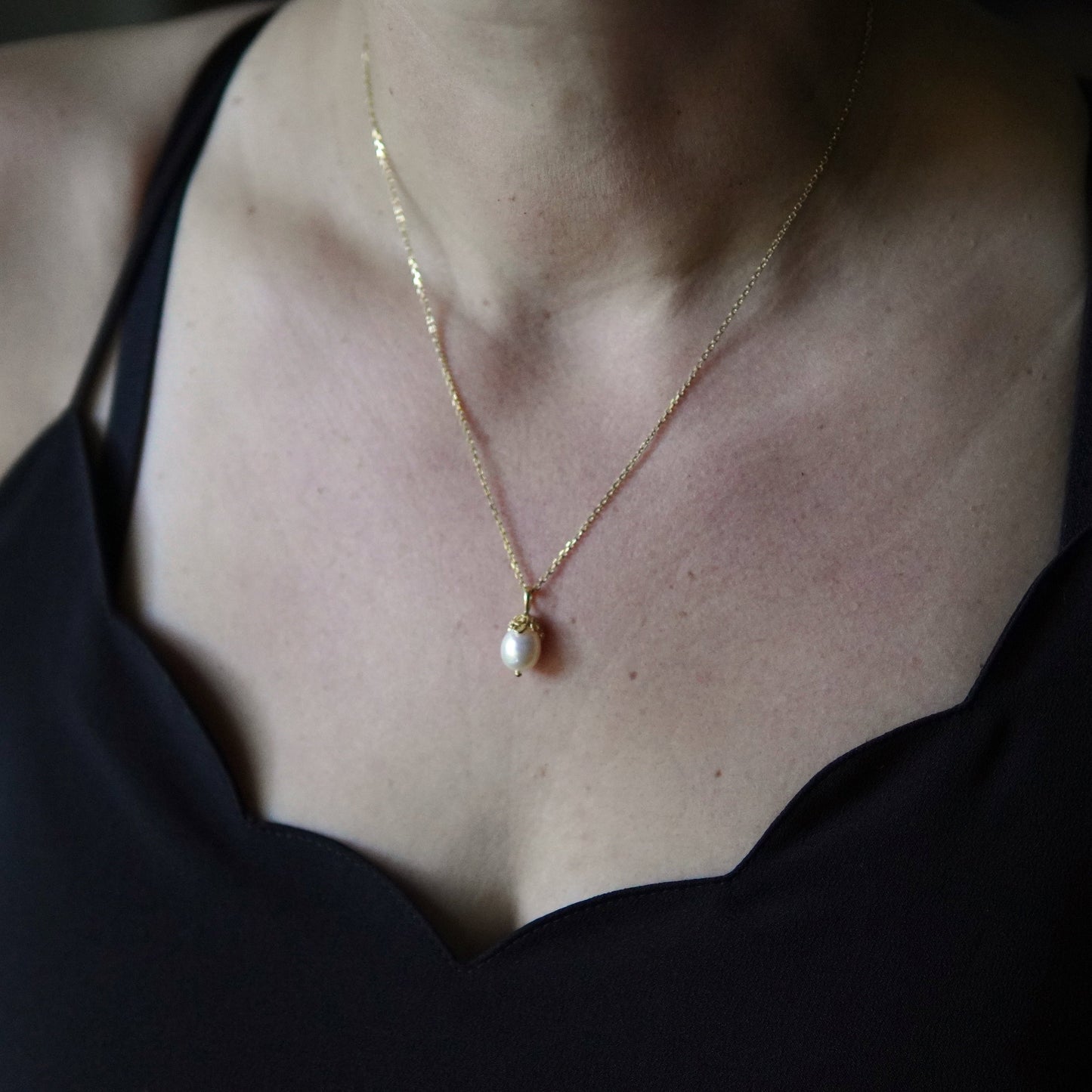 Beveled Gold Fine 1mm Shimmer Chain