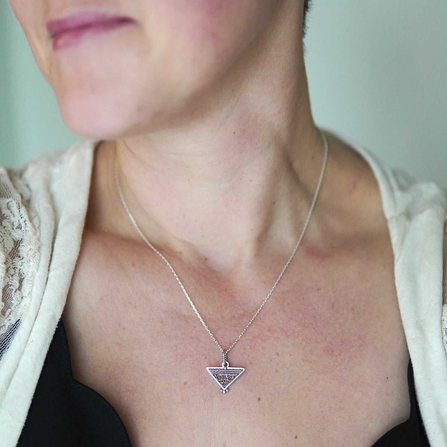 Beveled Edge Shimmer Chain