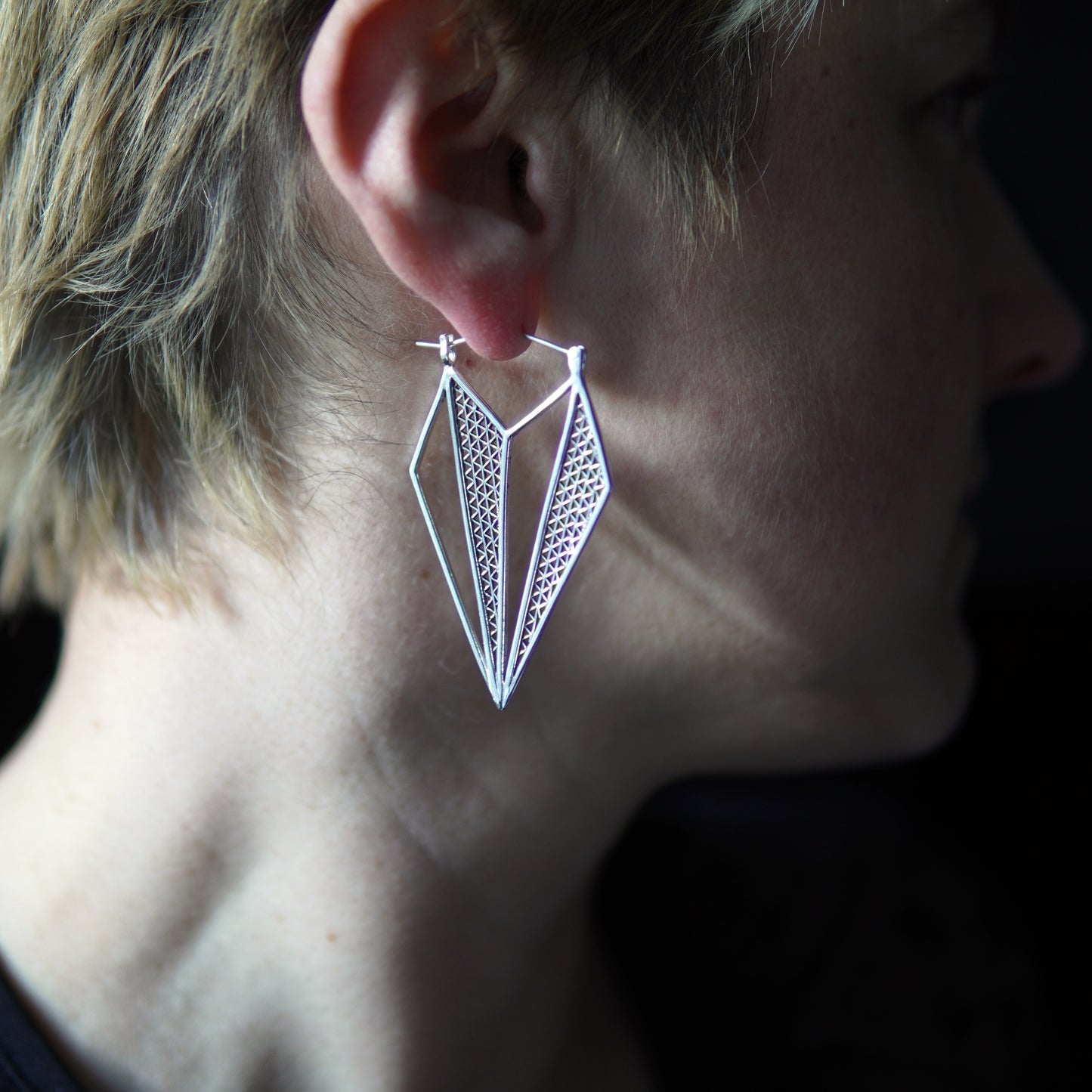 Zigzag Filigree Tetragon Hoops