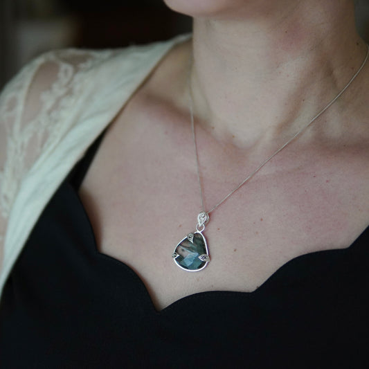 Moss Agate Filigree Leaf Pendant