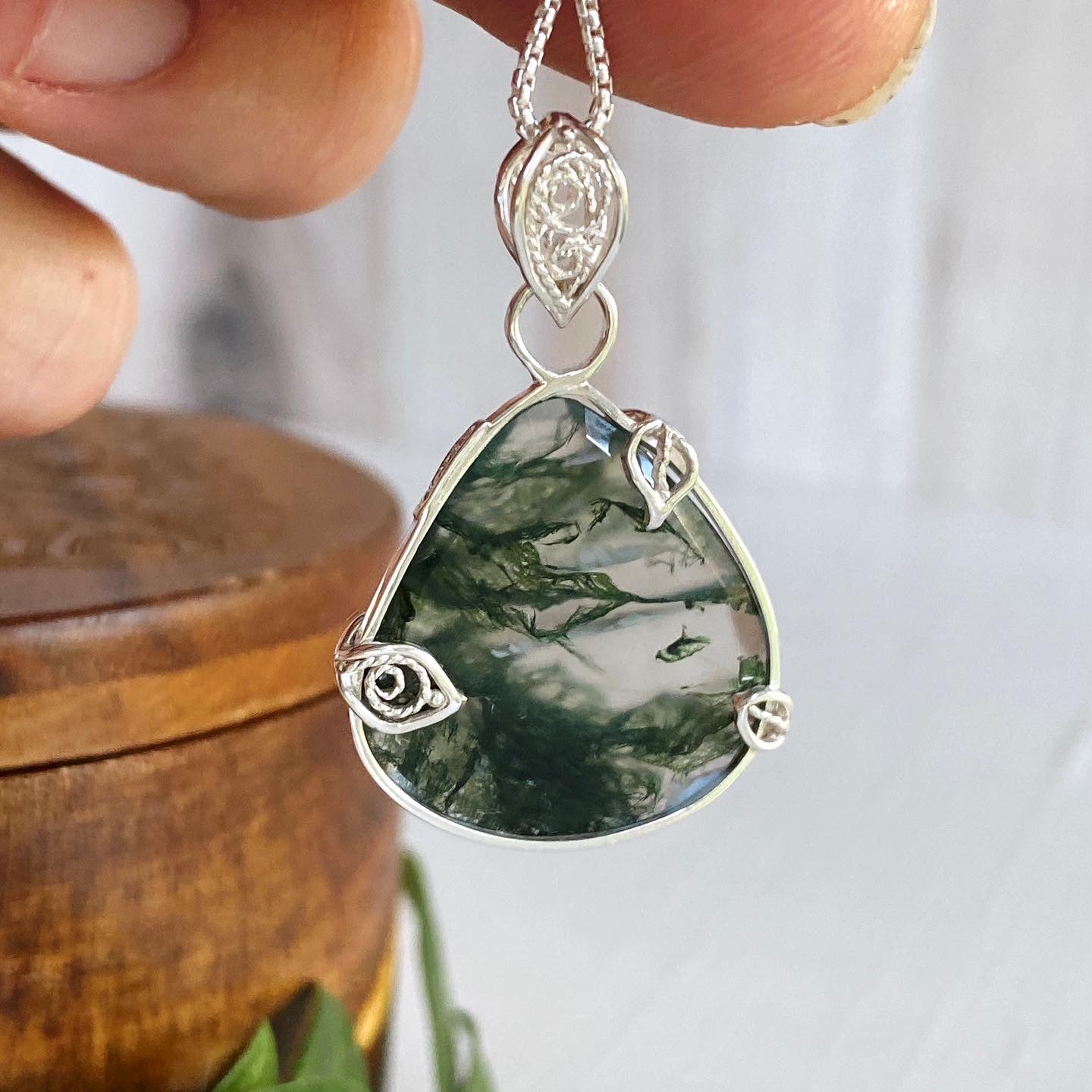 Moss Agate Filigree Leaf Pendant