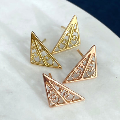 Triangle Trusses Filigree Stud Earrings