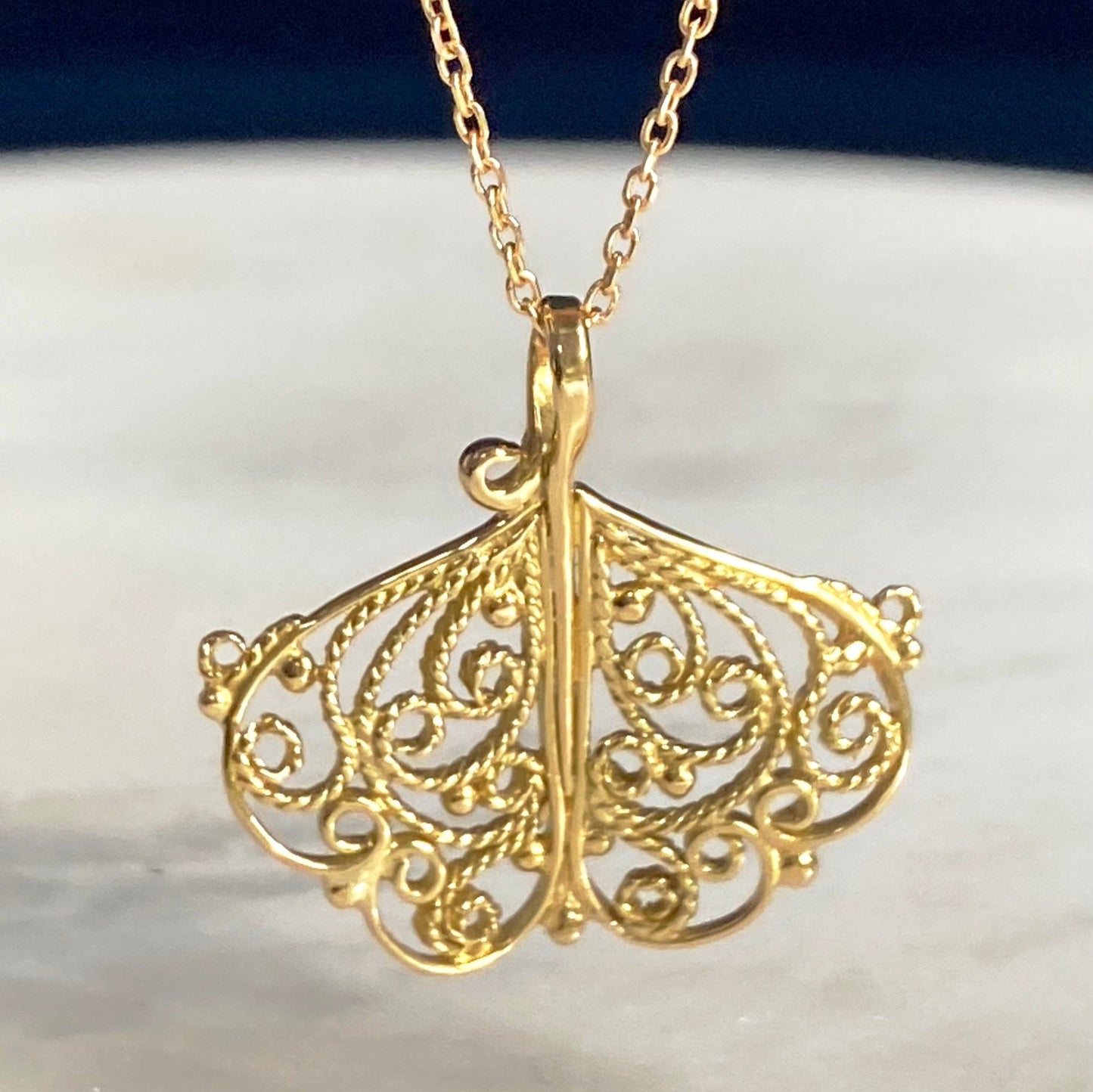 Ginkgo Leaf Gold Filigree Pendant