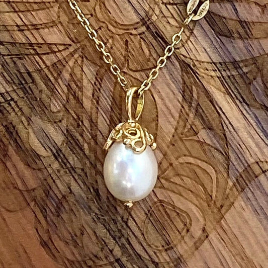 Filigree Pearl Teardrop Pendant 18k Gold