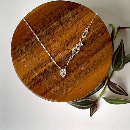 Leaf Clasp Silver Filigree Necklace