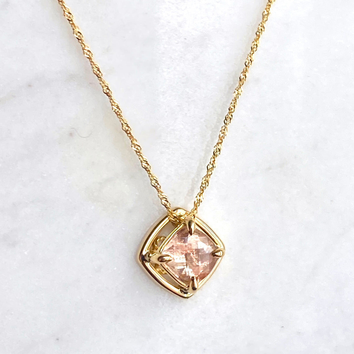 Oregon Sunstone Filigree Skylight Pendant 18k