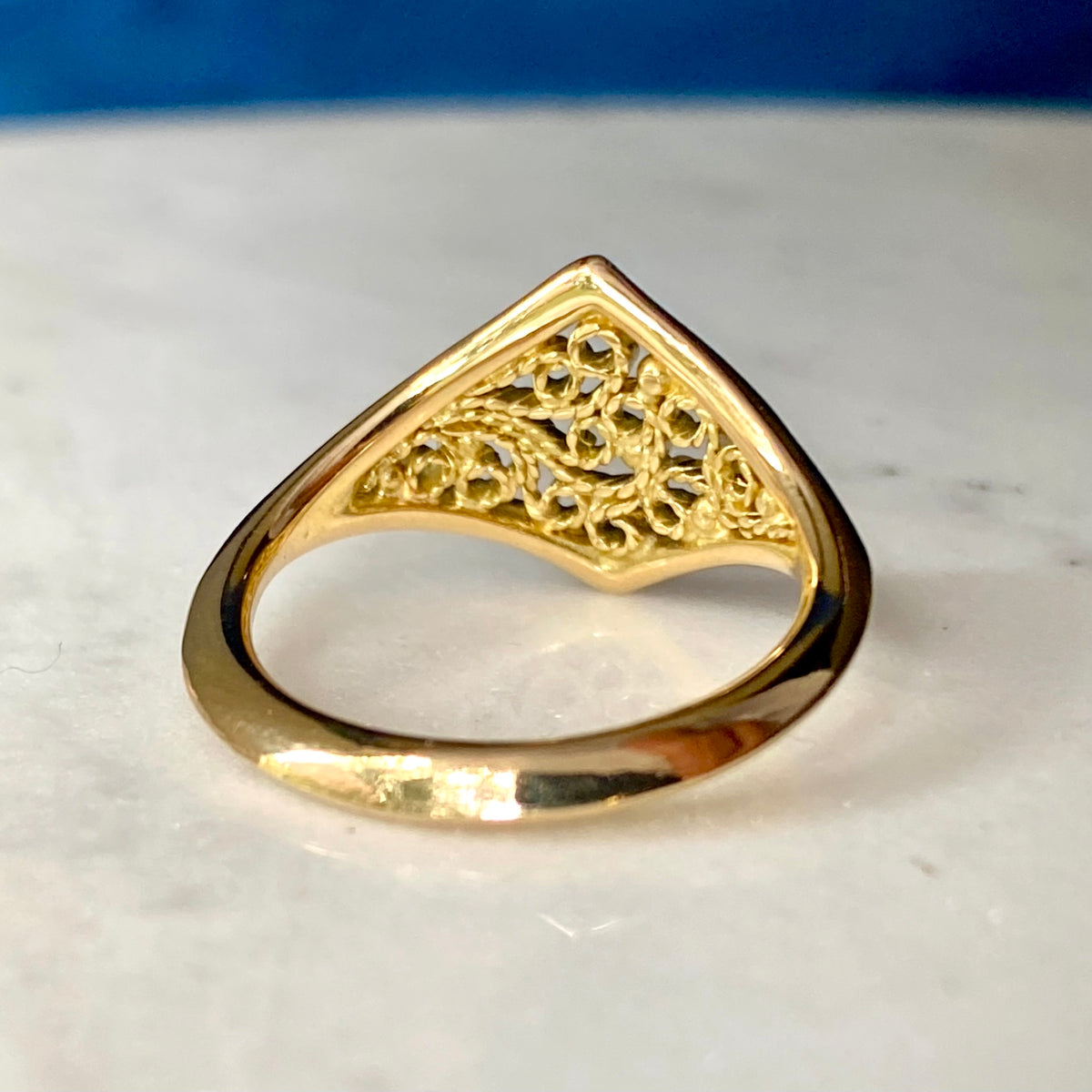 "Deco" Split Knife-Edge Chevron Filigree Ring 18k