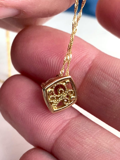 Oregon Sunstone Filigree Skylight Pendant 18k